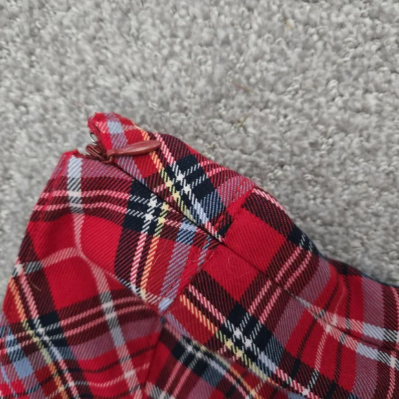 Vintage 2000s Abercrombie & Fitch Red Plaid Pleated Skirt Size 10 - Picture 4 of 5